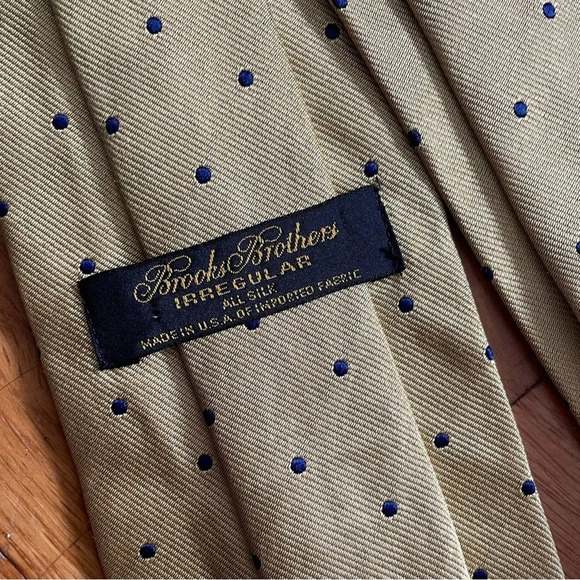 Brooks Brothers Men’s Silk Polka Dot Tie - Picture 4 of 5